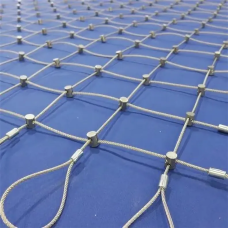 Сетка нержавеющая тросовая со скобочным креплением и квадратной ячейкой Н2 7х7 AISI 316 20х20х1 мм